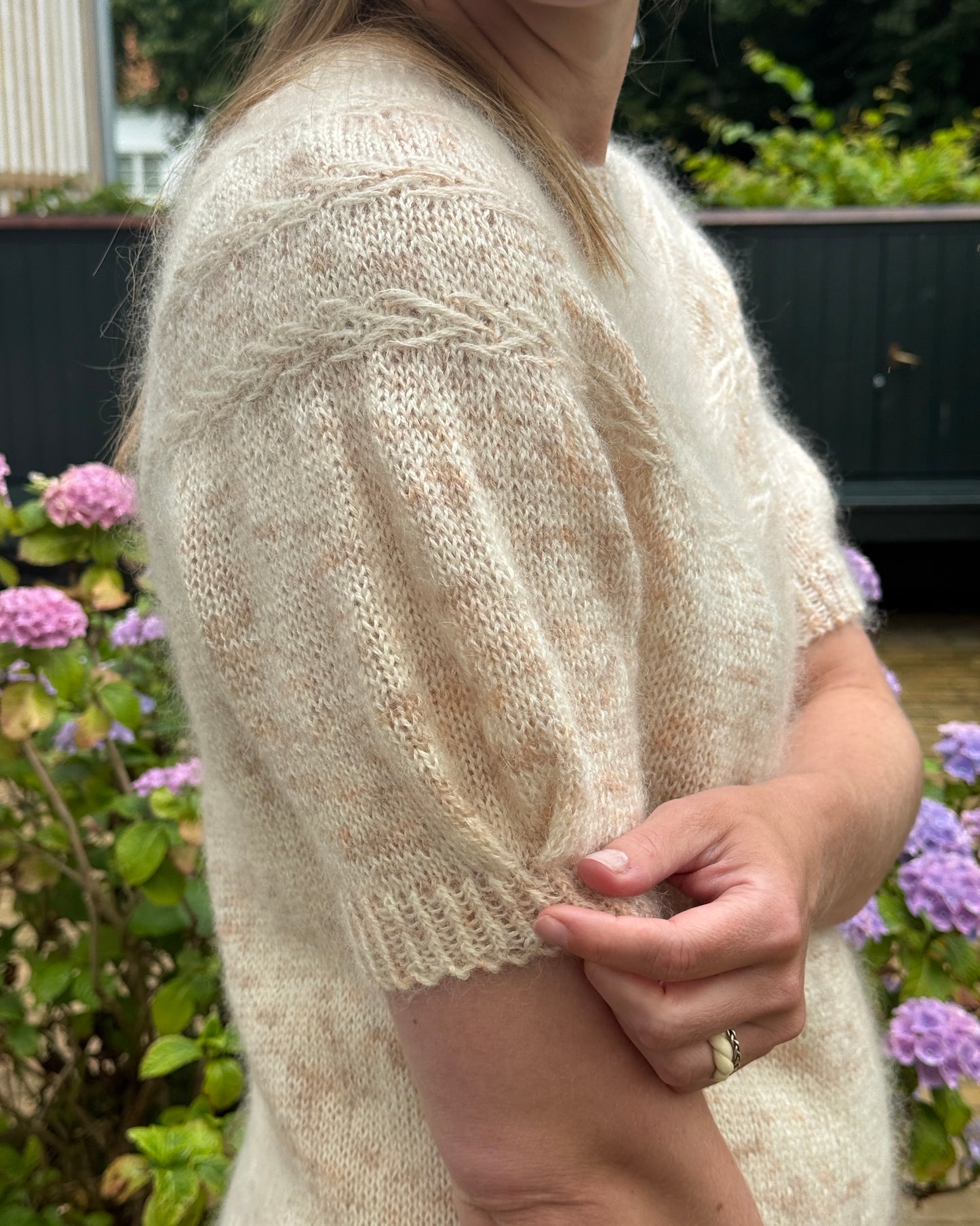 Vanilla Bloom Tee af Englegarn Pernille Cordes | Strikkekit