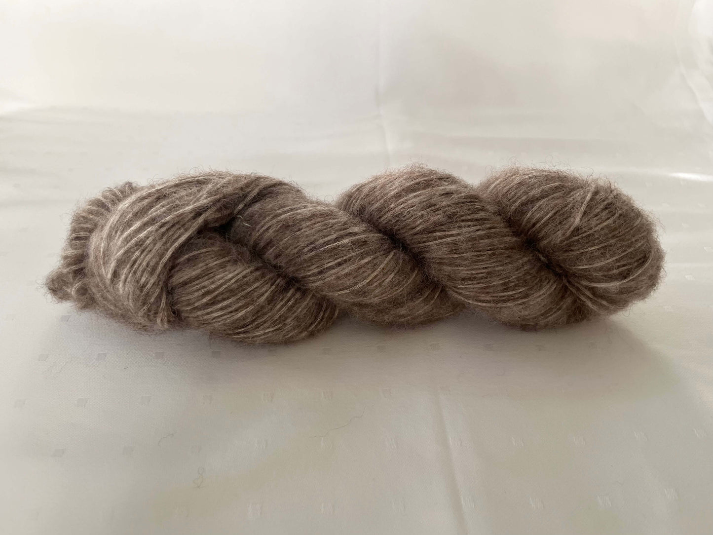 Alpaca Blow | Ufarvet brun