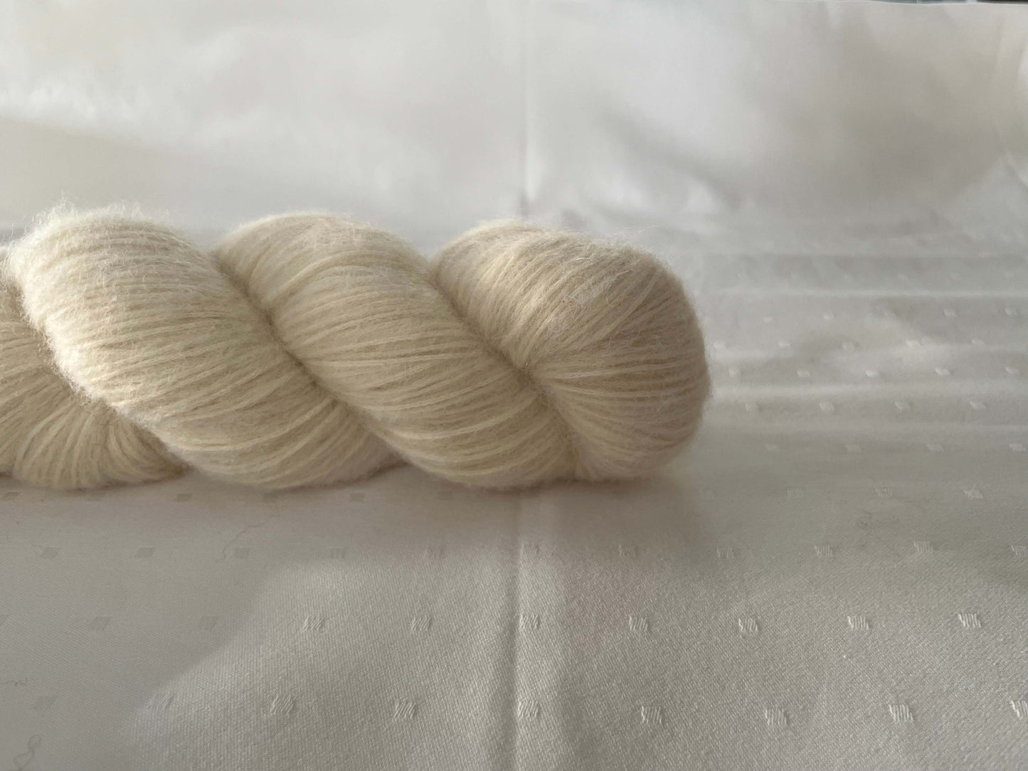 Alpaca Blow | Ufarvet hvid