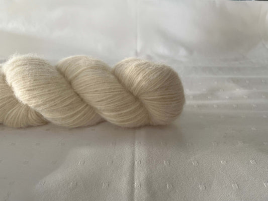 Alpaca Blow | Ufarvet hvid