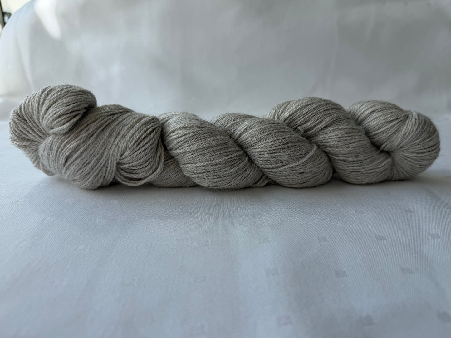 Angel Delight | Ufarvet Grå